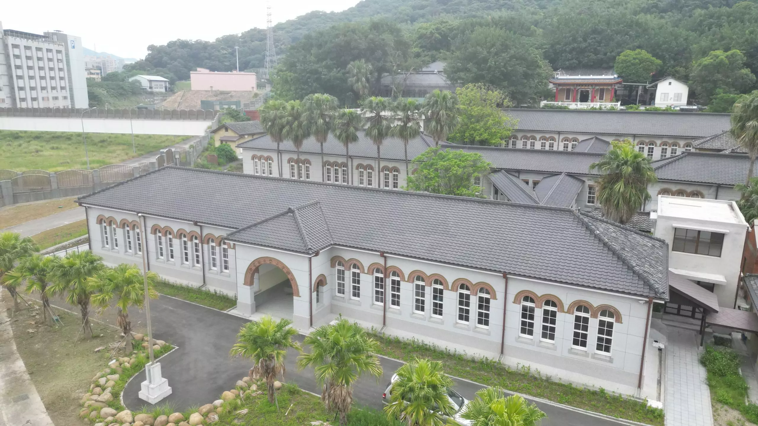 　衛福部樂生療養院早已轉型為綜合醫院，因歷史文化背景豐富，部分院區被新北市政府 0 scaled
